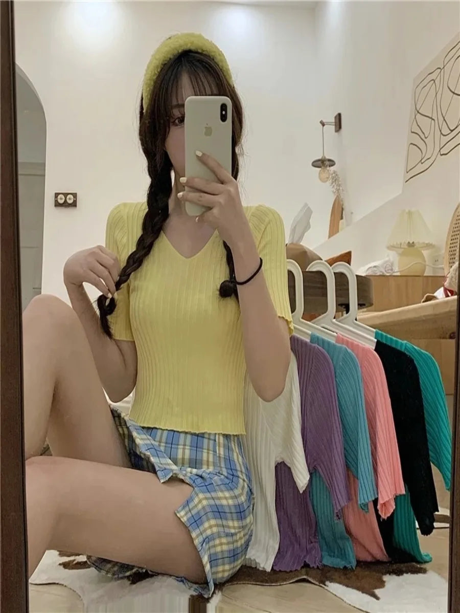 knitted V-neck thin cropped T-shirt Yellow Periwinkley Shop